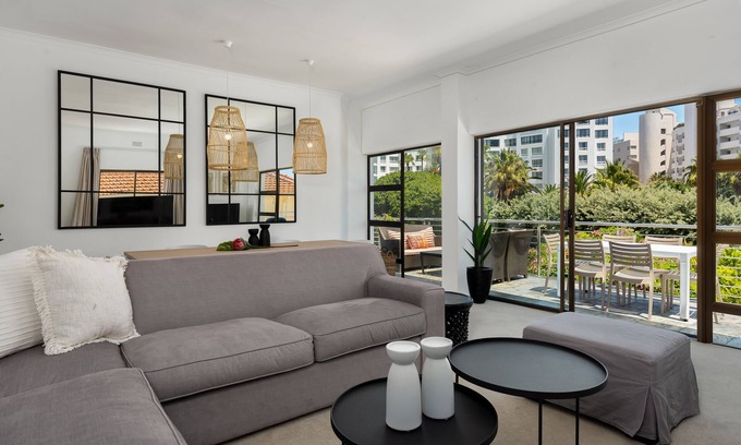 Sea Point Apartment | Alexander Road 7B