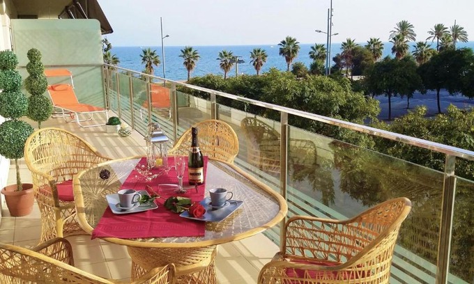 Badalona Apartment | ALEXANDRA´s BEACH-PORT