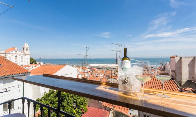 Santa Maria Maior Apartment | Alfama Vintage Studio Apartment w/RiverView - by LU Holidays