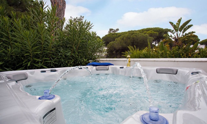 Vale do Garrao Villa | Algarve Vale do Garrão Townhouse 500m from the beach