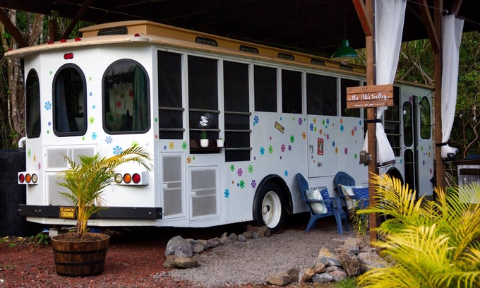 Waa Waa House | Ali'i Trolley Bus Conversion