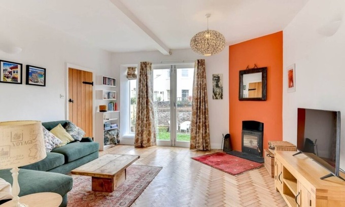 Seafront Cottage | Alice Cottage By The Sea