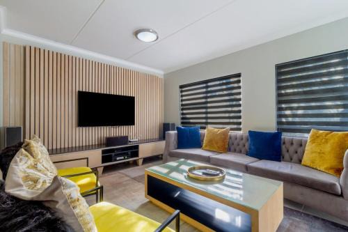 Kareeberg Apartment | #AlimamaSpaces The Manson Umthunzi View