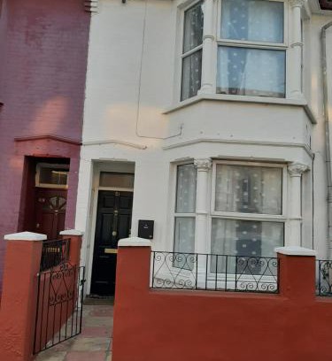Chatham Bed & Breakfast | Alistair lodge