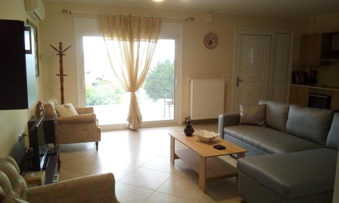 Kymi-Aliveri House | ALIVERI FLAT WITH SEA VIEW