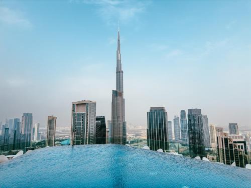 Downtown Dubai Apartment | ALiving Luxury 2BR with Infinity Pool at Paramount Hotel Midtown Close to Dubai Mall & Burj Khalifa