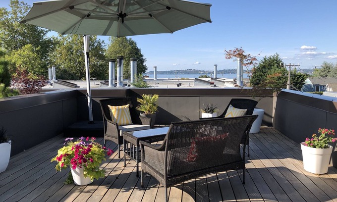 Alki House | Alki Rooftop Retreat