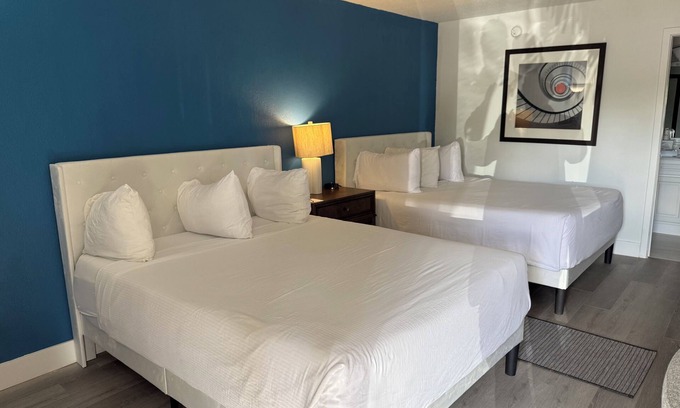 Trailer Estates Hotel | All-New, Ground-Floor, Huge Pool, Tiki Bar & Grill