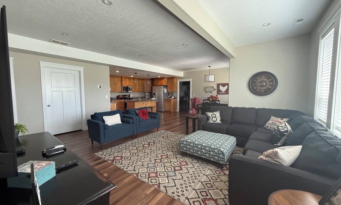Lava Hot Springs House | All One Level Basement Unit Large Great Room Kitchen 3 bed 2 baths