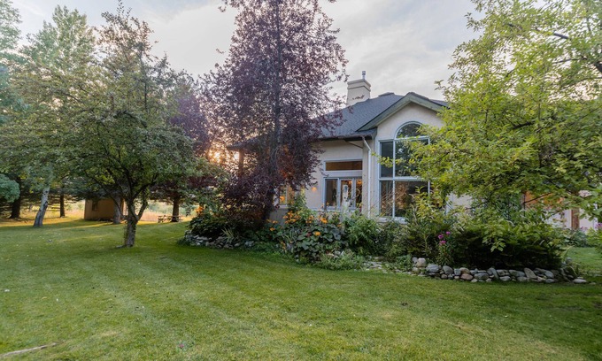 Hailey House | All season 5 BR, 5 BA house in mid-valley, 12 min to Baldy ski lifts