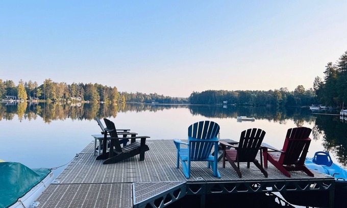 Harcourt Cottage | All-season Lakefront Escape w/4 bedrooms and hot tub