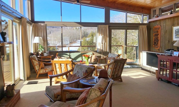 Woodstock House | All Season, Open Plan Contemporary With Stunning Views