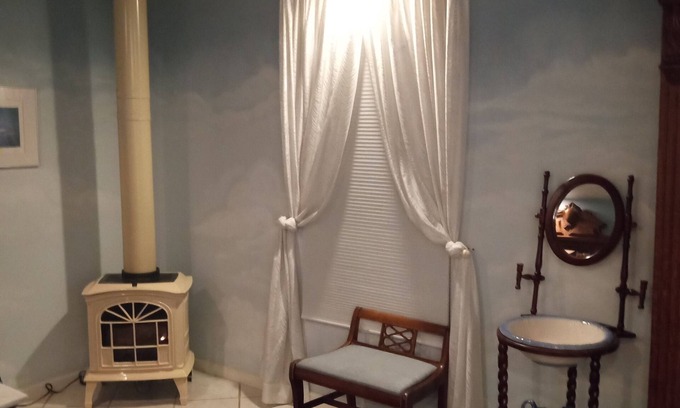 Groveland Bed & Breakfast | All Season's Groveland Inn