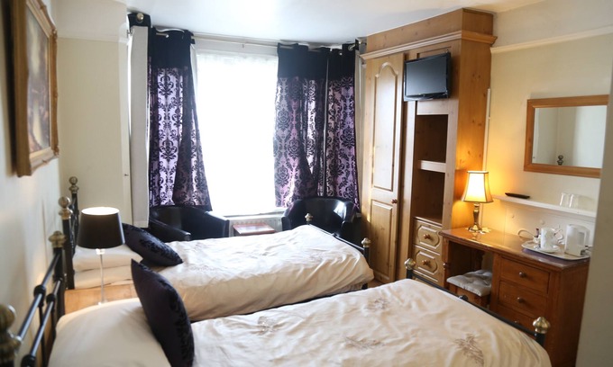 Headington House | All Seasons Guest House