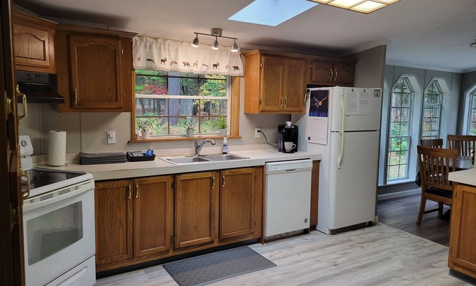 Grayling Cottage | All Seasons Up North Retreat
