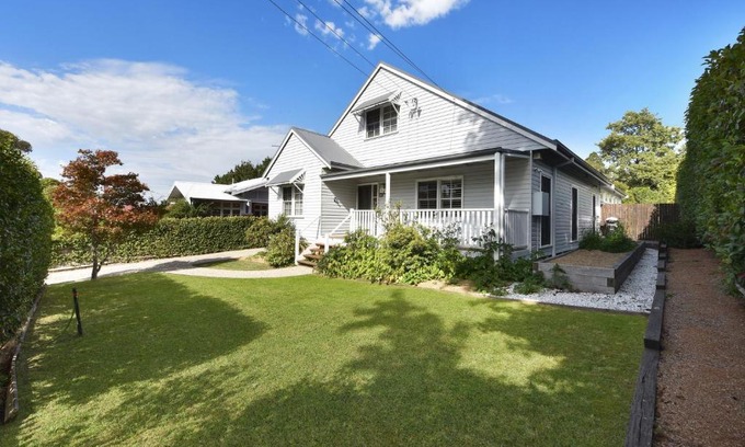 Leura House | Alleura House