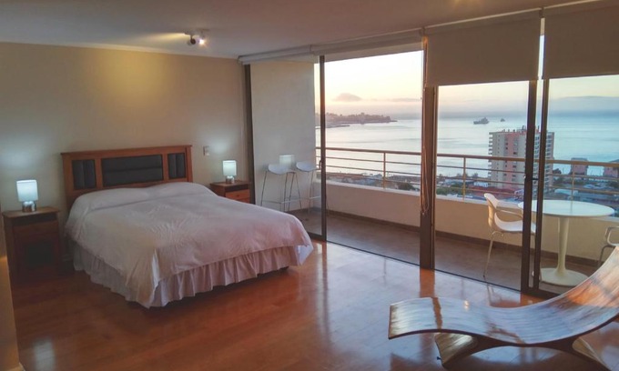 Placeres Apartment | Alluring View at Valparaiso departamento
