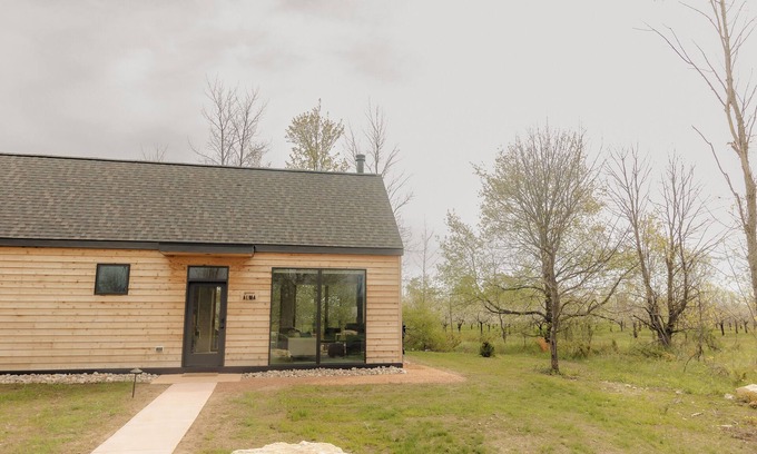 Fish Creek Cottage | Alma at Loma Cottages