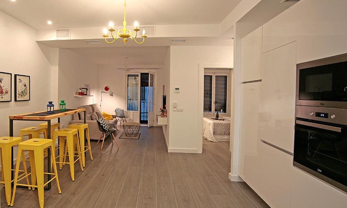Almagro Apartment | Alma Calatrava