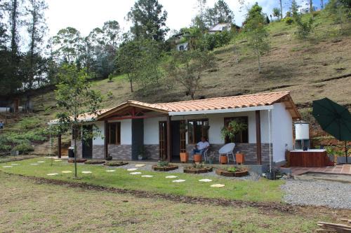 Guarne House | Alma Farm House