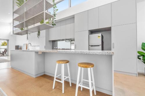 Port Fairy House | Alma on Barclay