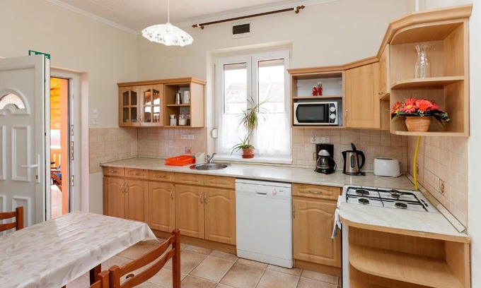 Eger Apartment | Almafa Apartmanház