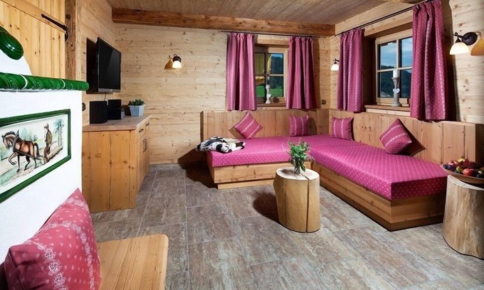 Ramsau bei Berchtesgaden House | Almchalet Salz-Stub'n, 1-6 Personen, 107 qm, Dusche/WC + Bad/WC, Balkon+Terrasse, TV, W-LAN, Wärmekabine, 3 Schlafzimmer