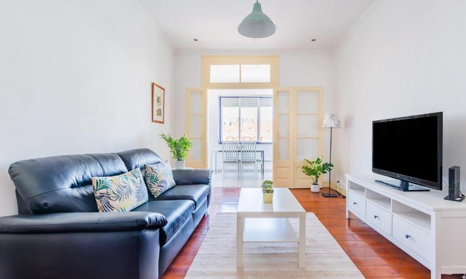 Lisbon Old Town Apartment | Almirante Home with 3 Bedrooms