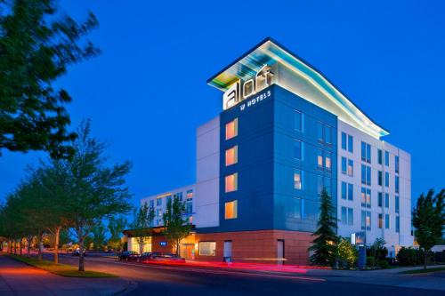 Portland Hotel | Aloft Portland Airport Hotel at Cascade Station