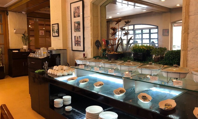 Ermita Night District Hotel | Aloha Hotel