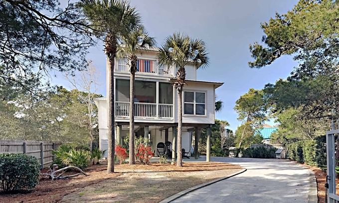 Lakeside at Blue Mountain Beach House | Aloha Sandy Bay | Incredible Beach Home!