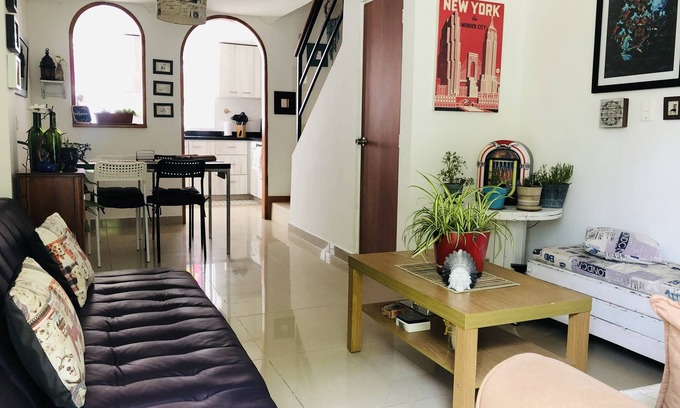 Guayabal House | Alojamiento entero en Rodeo alto con parqueadero.
