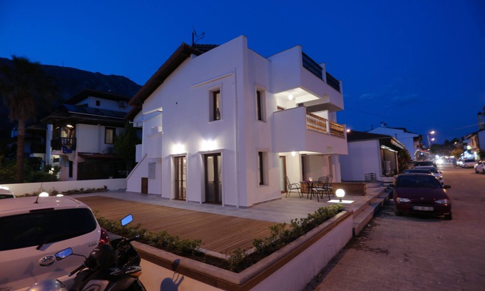 Akyaka City Center Apartment | Alp Suites Limon
