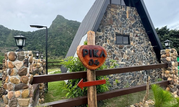 Panama Oeste Province Cabin | Alpine style mountain cabin with pool Pika 04 by Pika Cabins