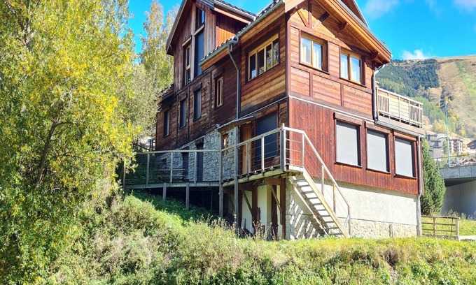 Les Deux Alpes Ski Chalet | Alpine Apartment for 6 Guests