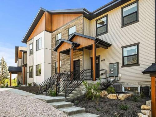 Eden House | Alpine Deer Hideaway
