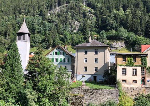 Goeschenen Apartment | Alpine Haus