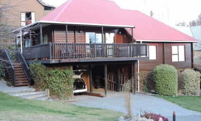 Hanmer Springs House | Alpine Retreat - Alpine Avenue - Mountain Views - WIFI - Has all you will need