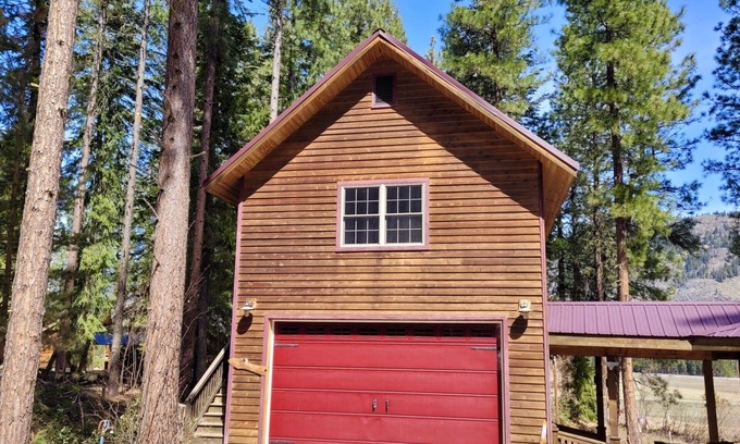 Mazama Apartment | Alpine Valley Loft-Perfect Little Getaway Close to the Ski trail!