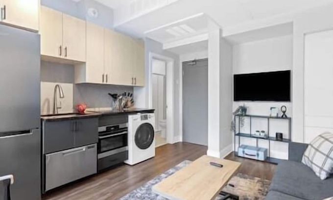 Rockcliffe Park Apartment | Alterra - Cozy Beechwood stay