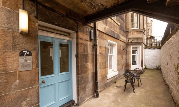 Stockbridge Apartment | ALTIDO Stunning 1-bed flat near Scottish Gallery