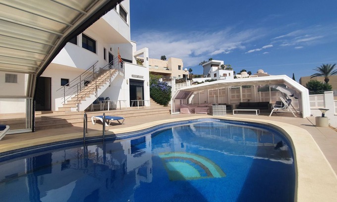 Mojacar Ski Chalet | Altos del Golf - 5 bedroom villa with 4 bathrooms, pool and sea views