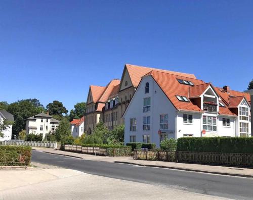 Neubrandenburg Apartment | Am Kulturpark - Ferienwohnung mit 3 Schlafräumen für 6 Personen Neubrandenburg