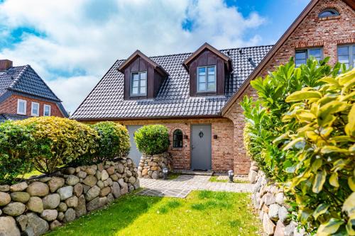 Tinnum House | Am Lee
