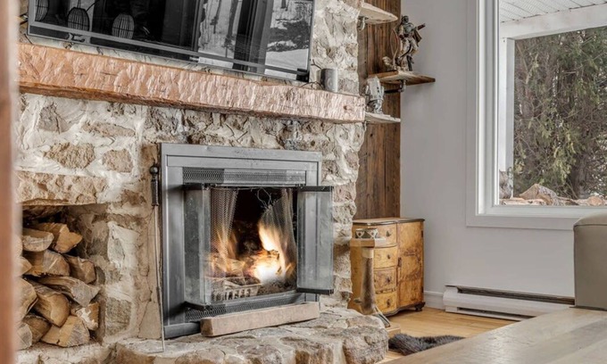 Saint-Joachim Ski Chalet | Amanayé | Wooded Nest | Spa & Wood-Burning Fireplace