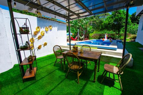 San Cristobal Bed & Breakfast | Amancay House, Jacuzzi and Pool