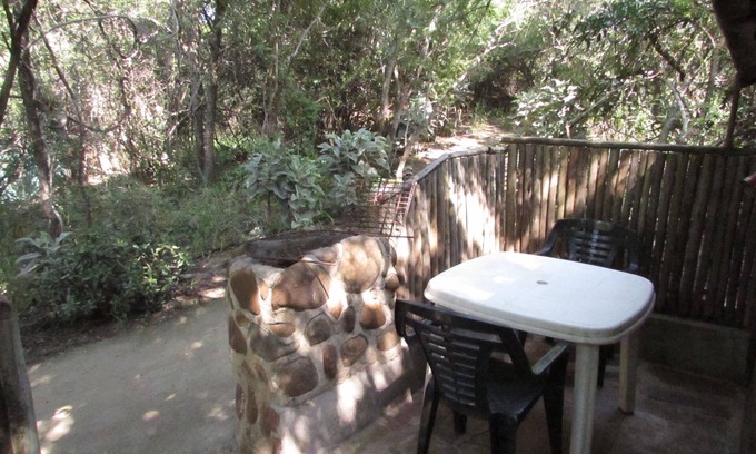 Thorny Bush Game Reserve Cottage | Amanzimloti Riverside Bush Camp