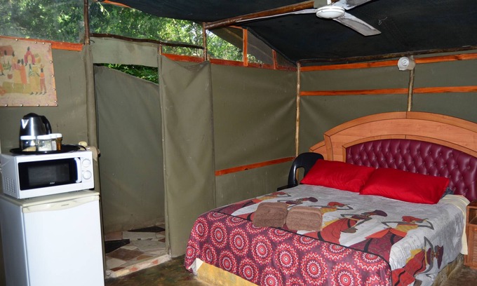 Thorny Bush Game Reserve House | Amanzimlotzi Riverside Bush Tent for 3 Adults in Limpopo, Kruger Park