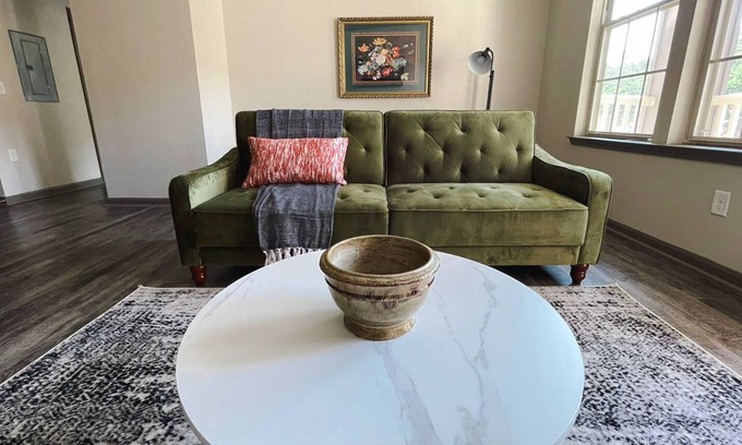 Ferndale Apartment | Amazing 1BD/1BA w/Balcony + Gym - Little Rock