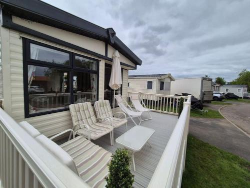 Tattershall House | Amazing 2Bedroom caravan in Lincoln, Tattershall
